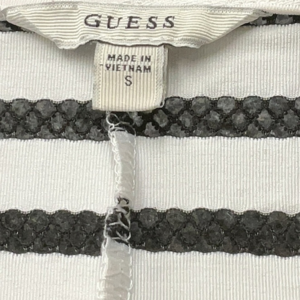🆕️ Guess Chevron Peplum Top - Small - Picture 3 of 5